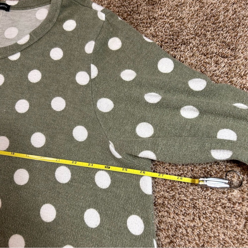 Kim & Cami soft sweater Top - Picture 3 of 5